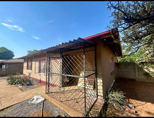3 BEDROOM HOUSE FOR SALE IN VANDERBIJLPARK CW 2